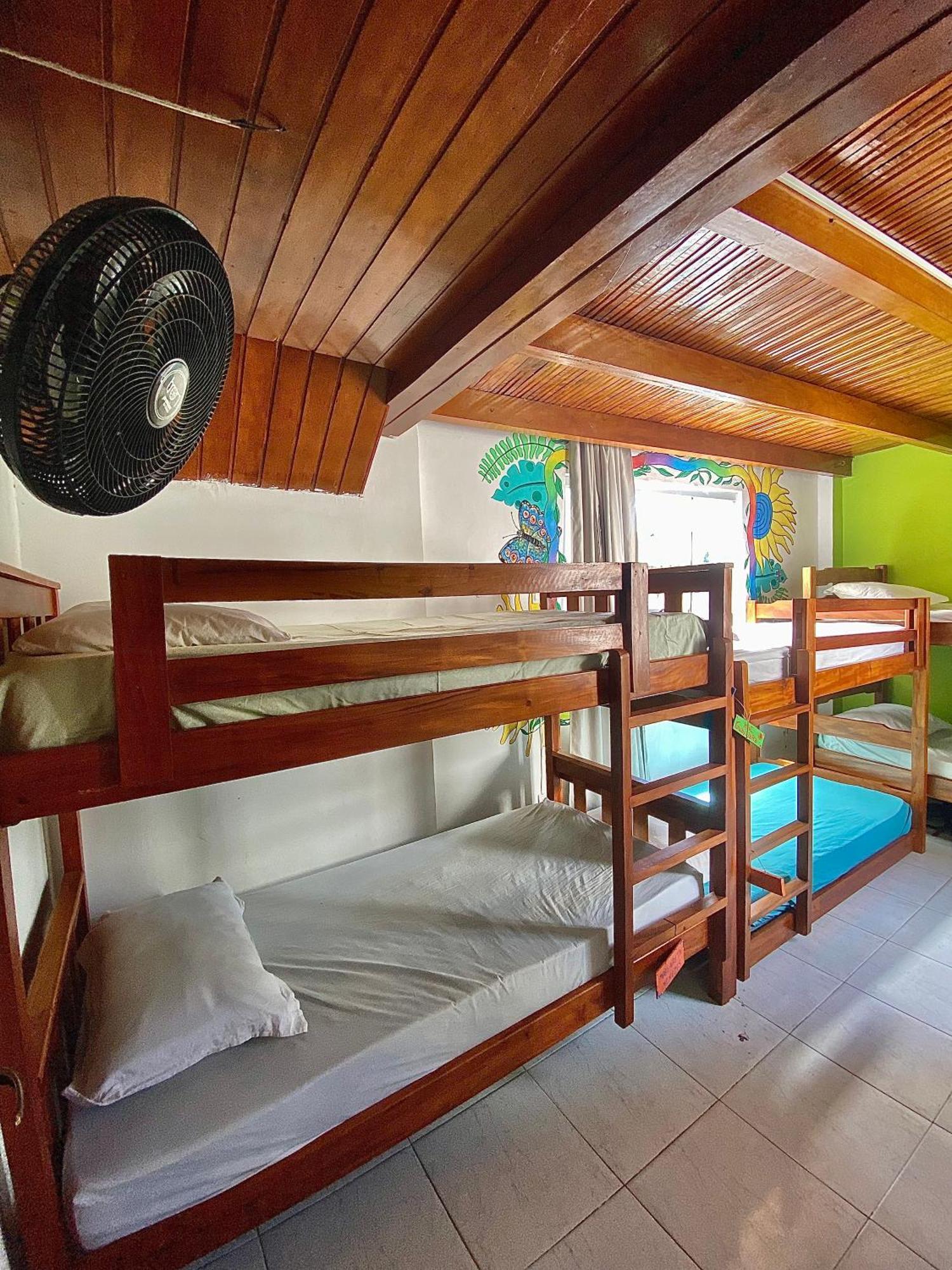 Casamarelo Hostel Салвадор Екстериор снимка